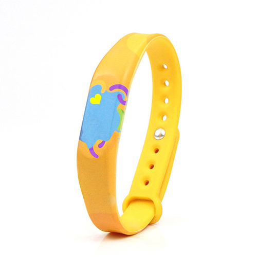 Mixed color wristbands