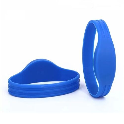 سوار معصم سيليكون RFID بشعار مخصص لإدارة العضوية NTAG213