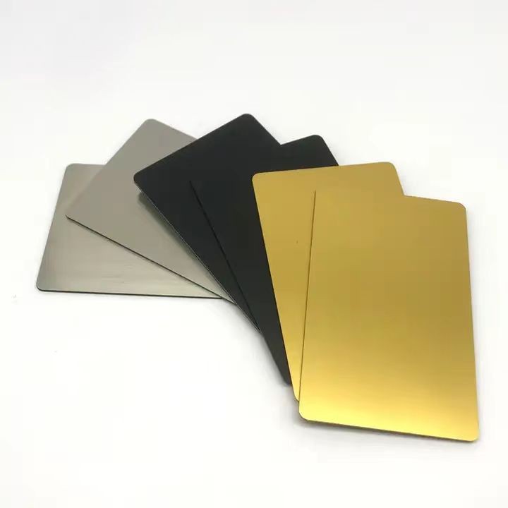 بطاقات عمل معدنية مخصصة بدون تلامس، لون أسود غير لامع، مزودة برقاقات RFID وNFC