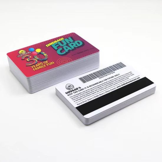 بطاقة RFID مغناطيسية مخصصة مطبوعة برمز شريطي بالأشعة فوق البنفسجية وبطاقة NFC