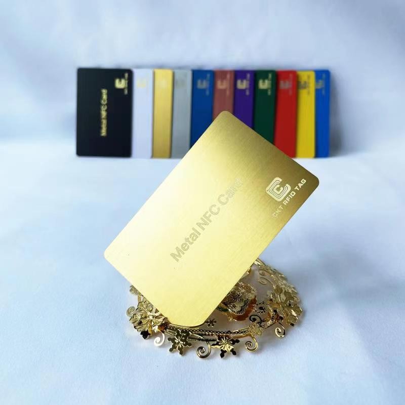 بطاقات عمل معدنية مخصصة للطباعة بتقنية RFID وNFC