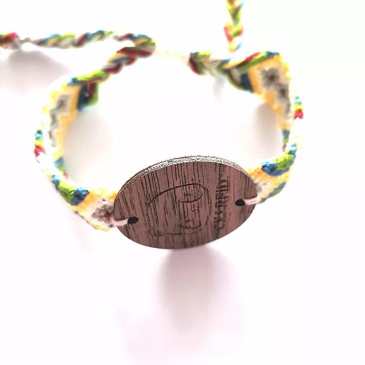 سوار خشبي مخصص قابل للتعديل بشعار RFID ونقش خشبي منسوج يدويًا وسوار NFC