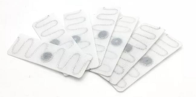 علامة RFID لتتبع غسيل الملابس في الفنادق والمستشفيات المقاومة للحرارة وغسيل المنسوجات بتقنية UHF