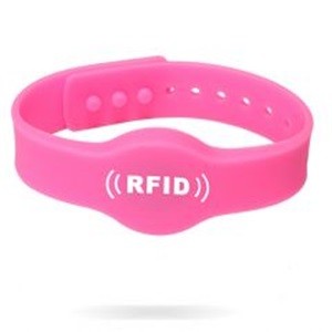 أساور سيليكون RFID مطبوعة بشعار للتحكم في الوصول إلى الفعاليات