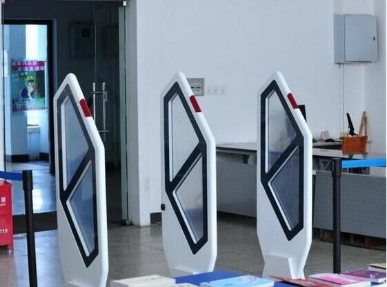 إدارة المكتبات الذكية بتقنية RFID