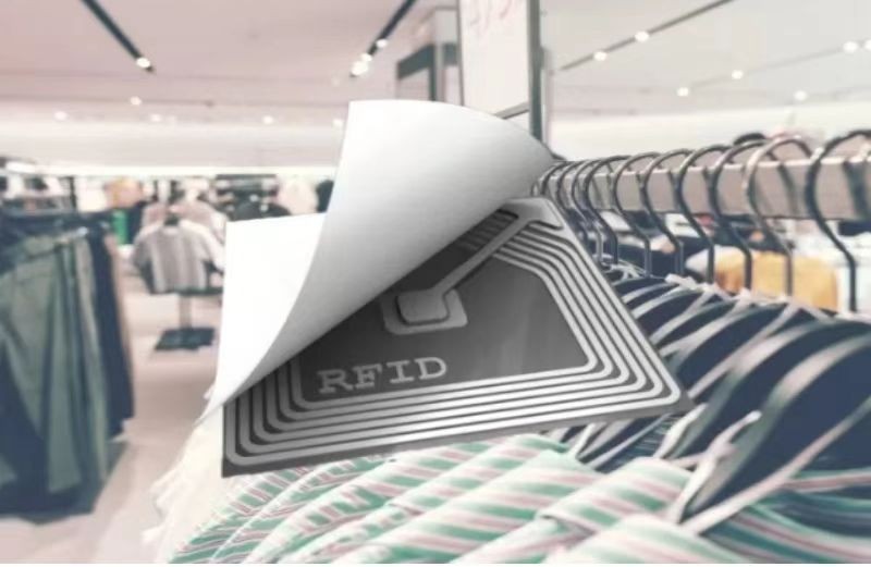 تحليل قيمة تقنية UHF RFID في تجارة الأحذية والمراكز التجارية
