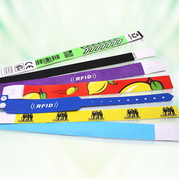 سوار Tyvek RFID ملون للاستخدام مرة واحدة للإعلان