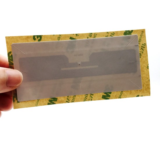 علامة لاصقة UHF 3M RFID للزجاج الأمامي للسيارة