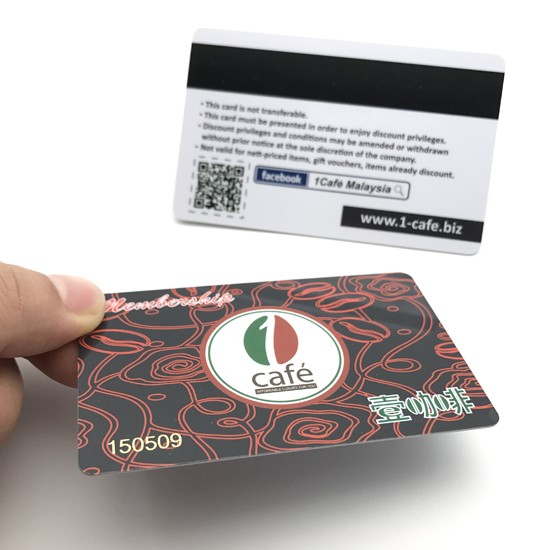 بطاقة بلاستيكية مطبوعة بتقنية CMYK مع طباعة حرارية لرمز الاستجابة السريعة لإدارة العضوية