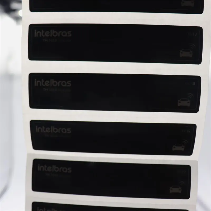 ملصق زجاج السيارة الأمامي المقاوم للماء بتقنية RFID وبطاقة UHF RFID