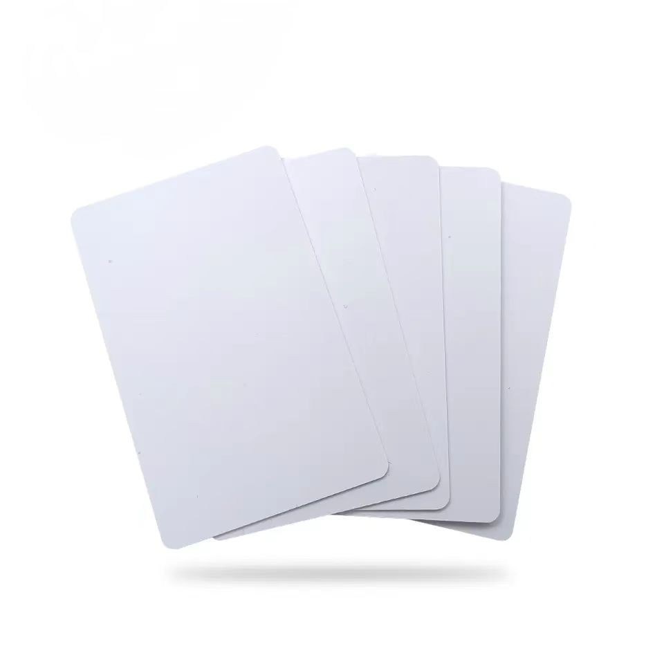 بطاقة NFC فارغة بتردد 13.56 ميجاهرتز، RFID Ntag213/Ntag215/Ntag216، بطاقة PVC بيضاء ذكية قابلة لإعادة الكتابة