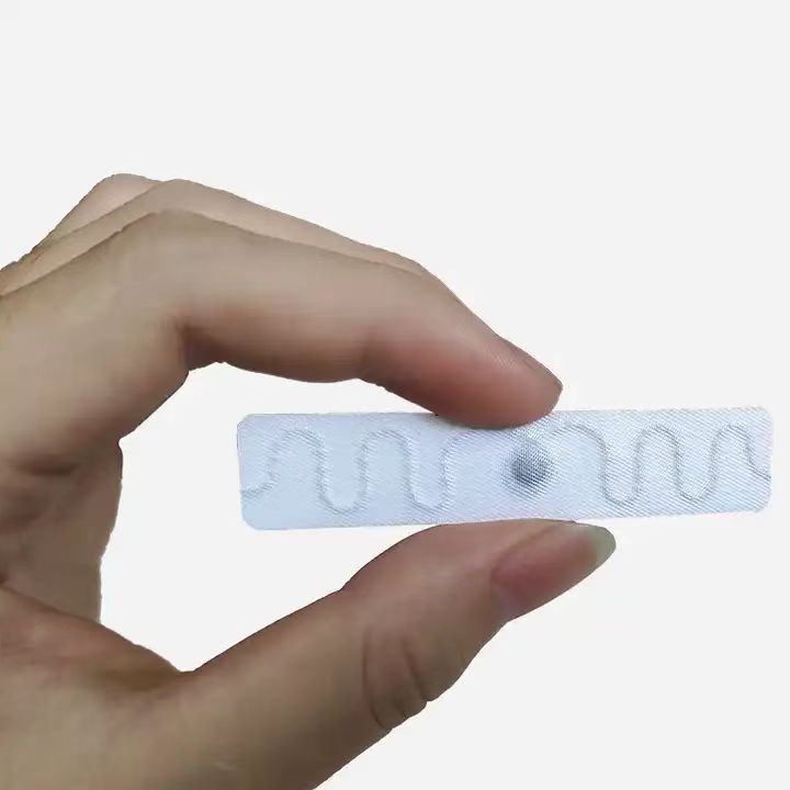 علامات RFID قابلة للغسل مع تتبع المنسوجات والكتان، علامة غسيل RFID UHF طويلة المدى