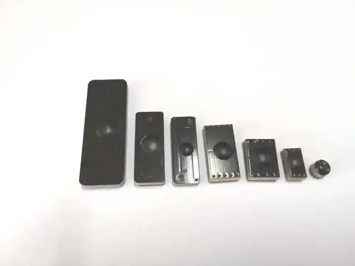 إدارة مخزون الأصول الثابتة باستخدام علامة UHF صغيرة جدًا مضادة للمعادن بتقنية RFID