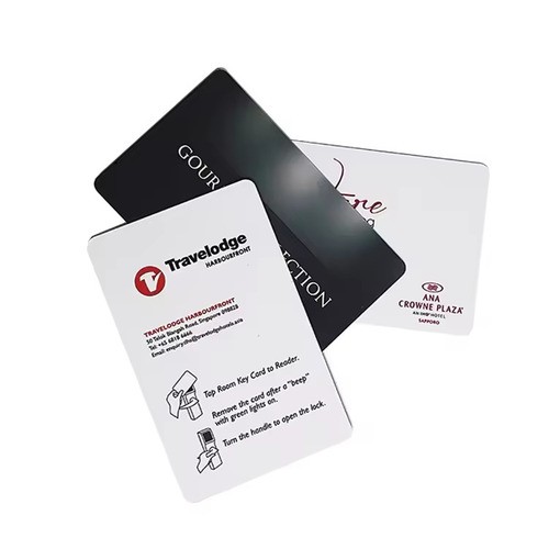 بطاقة NFC مطبوعة حسب الطلب 13.56 ميجا هرتز MF PVC RFID بطاقة مفتاح الفندق