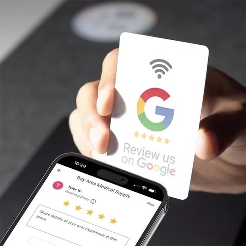 بطاقة RFID PVC قابلة للبرمجة مخصصة وبطاقة مراجعة Google NFC للتواصل الاجتماعي