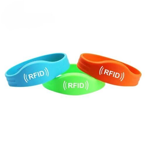 سوار معصم سيليكون RFID بشعار مخصص لإدارة العضوية NTAG213