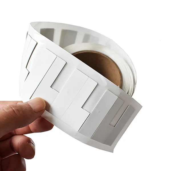 تحويل الخدمات اللوجستية باستخدام تقنية تحديد الترددات الراديوية (RFID)