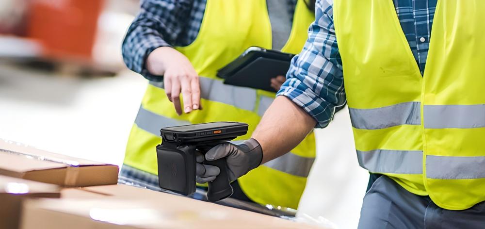 UHF RFID handheld reader for warehouse and logistics management