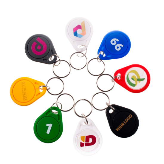 تتفاعل مفتاح Fobs