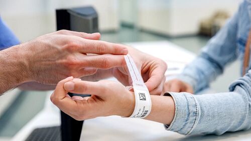الدور المتزايد لأساور RFID للمرضى في الرعاية الصحية